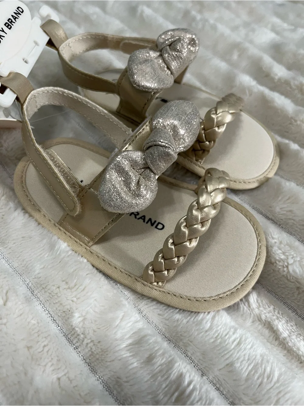 Lucky Brand Girls Metallic Gold Glitter Bow Sandals